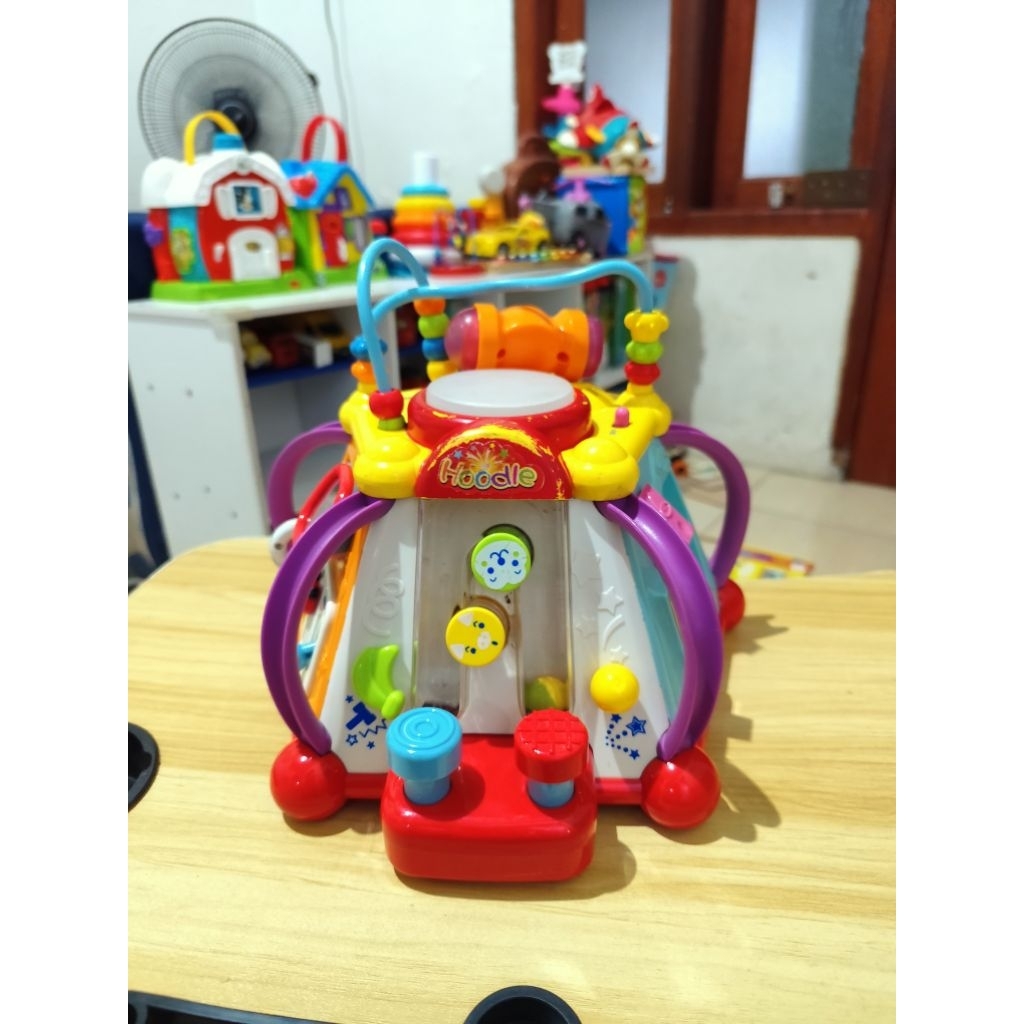 PRELOVED BUSY BOX Hola Toys Pyramid Activity