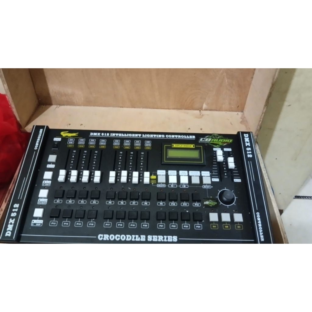 crocodileDmx 512
