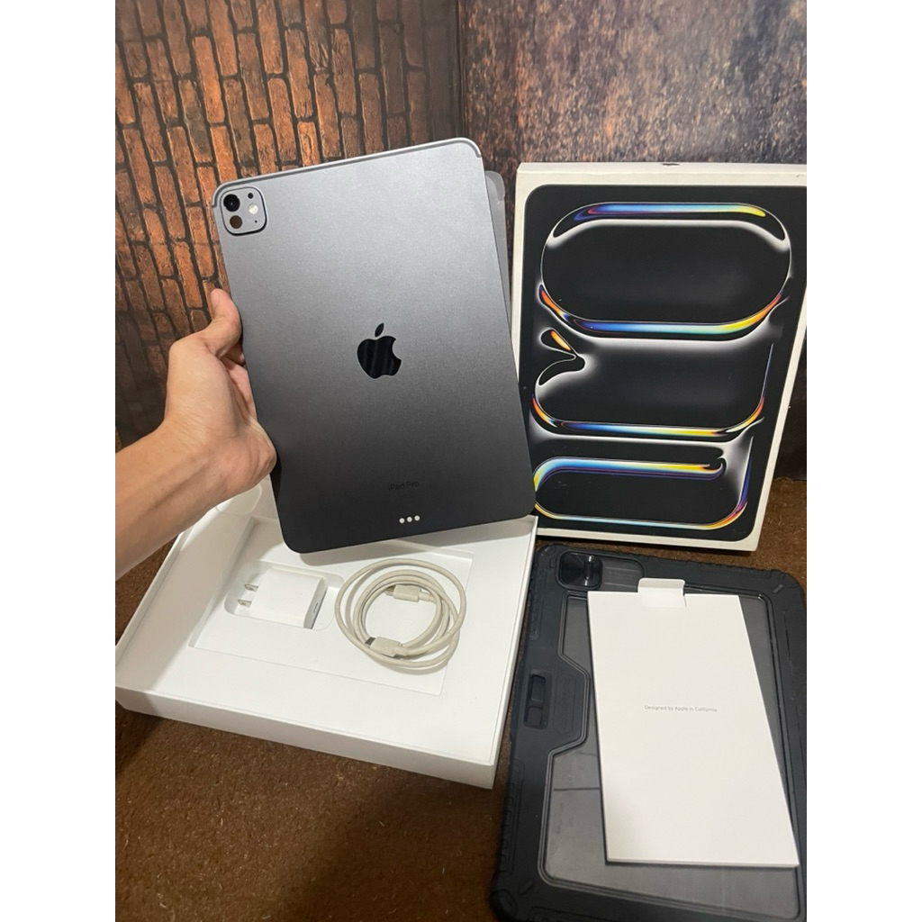 Second ipad pro m4 256 Lengkap Mulus original murah