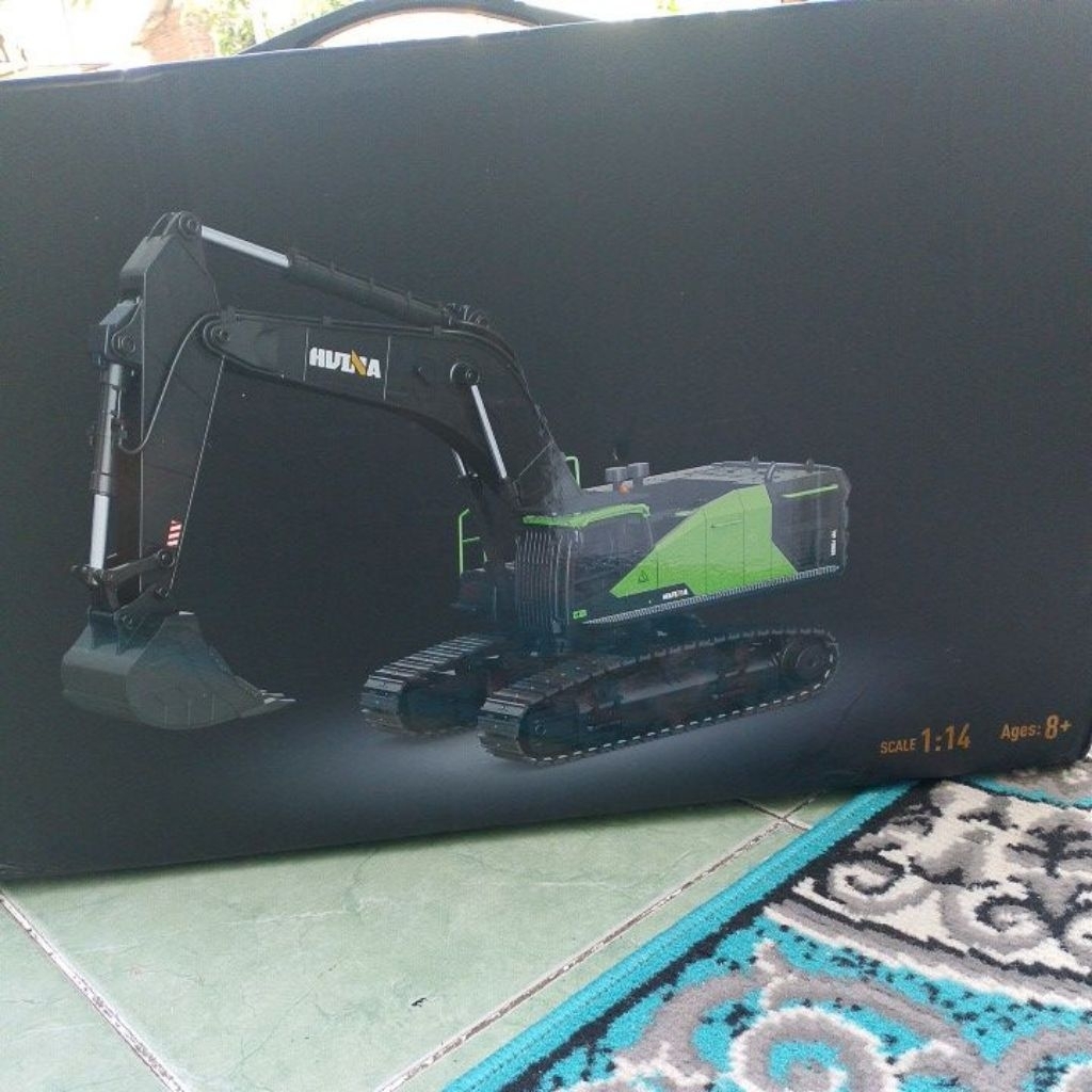 RC Excavator 1:14 HUINA Profesional