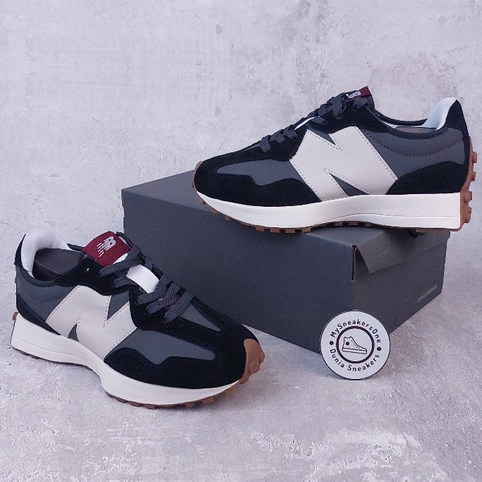 Sepatu Kasual NB 327 Black White Grey