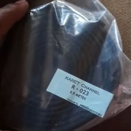 1pcs karet kaca jendela ps Channel R023 Ragaza PS 100 PS120 PS135 Canter L300 kijang super panjang 2