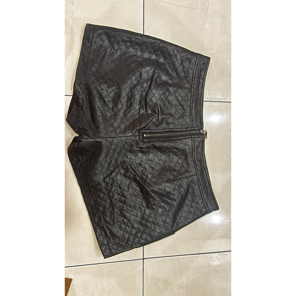 [PRELOVED]celana kulit pendek
