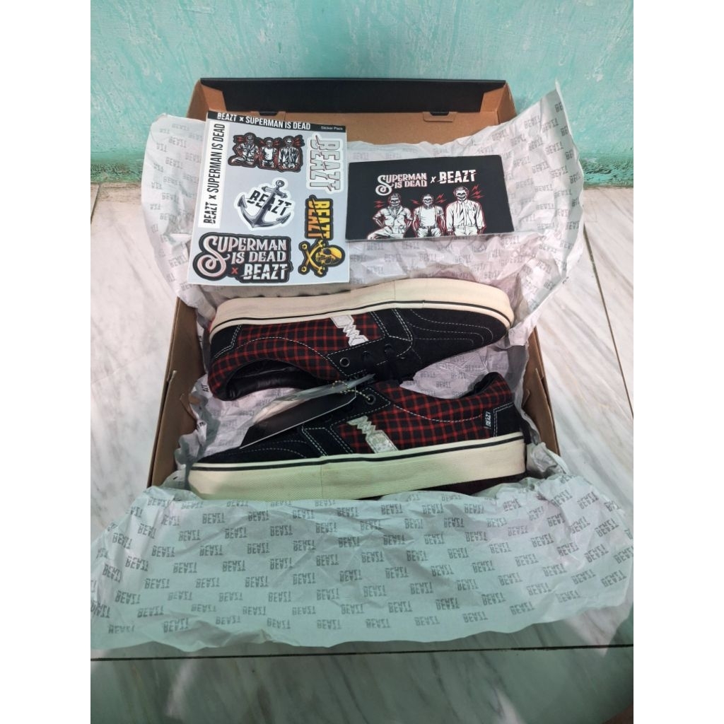 Beazt x Superman Is Dead | Kuta Rock City (Size 43)