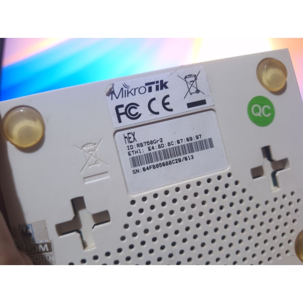 Mikrotik RB750Gr2 + Adapter