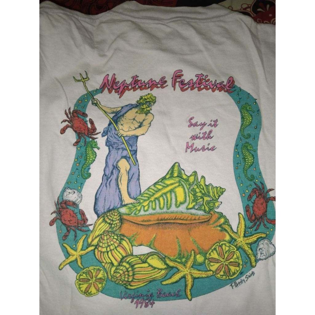 kaos second vintage 1984 size medium