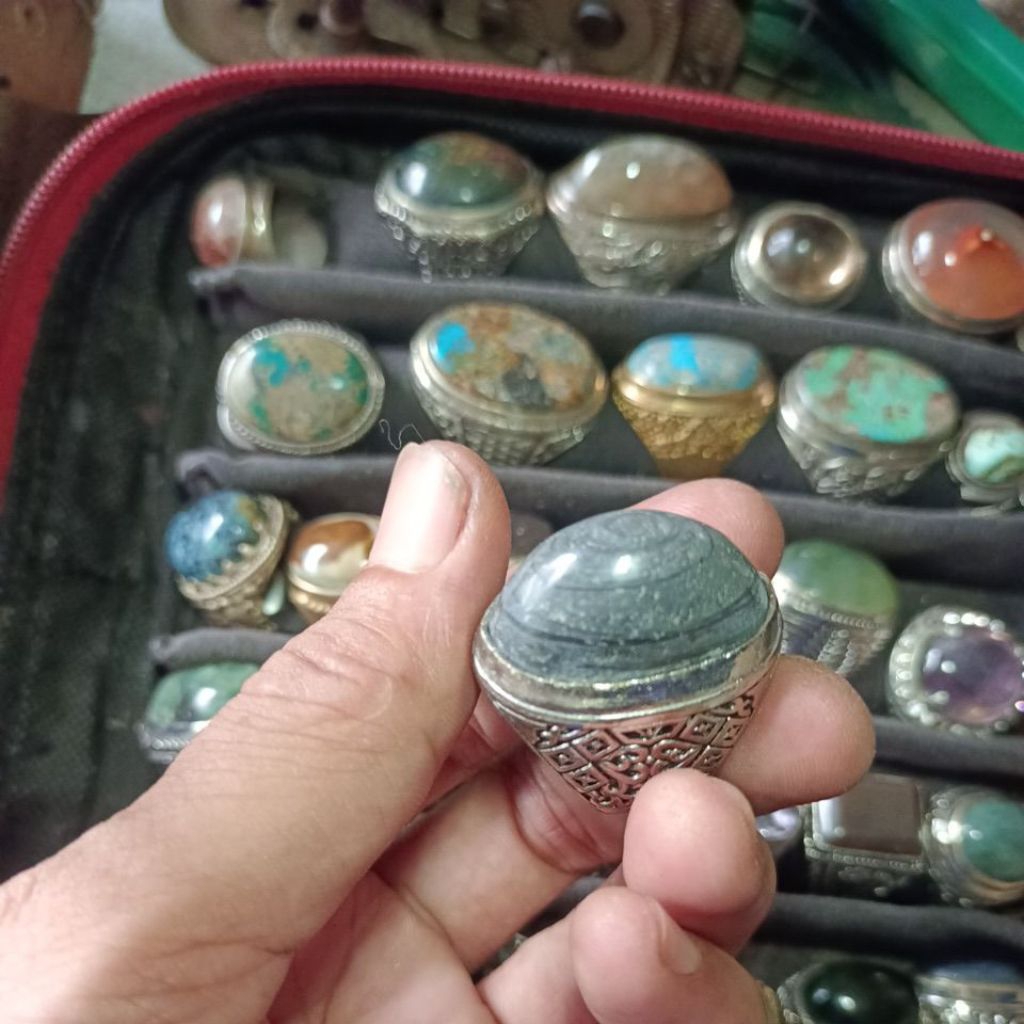 batu pusar bumi koral