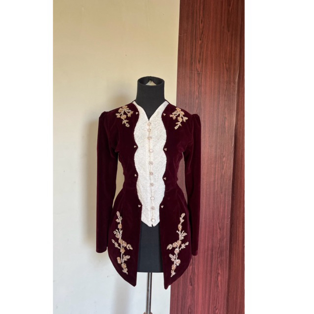 KEBAYA BLUDRU IVORY/ KEBAYA LAMARAN/ KEBAYA WISUDA/ KEBAYA SIMPLE/ KEBAYA IVORY/ KEBAYA MARON