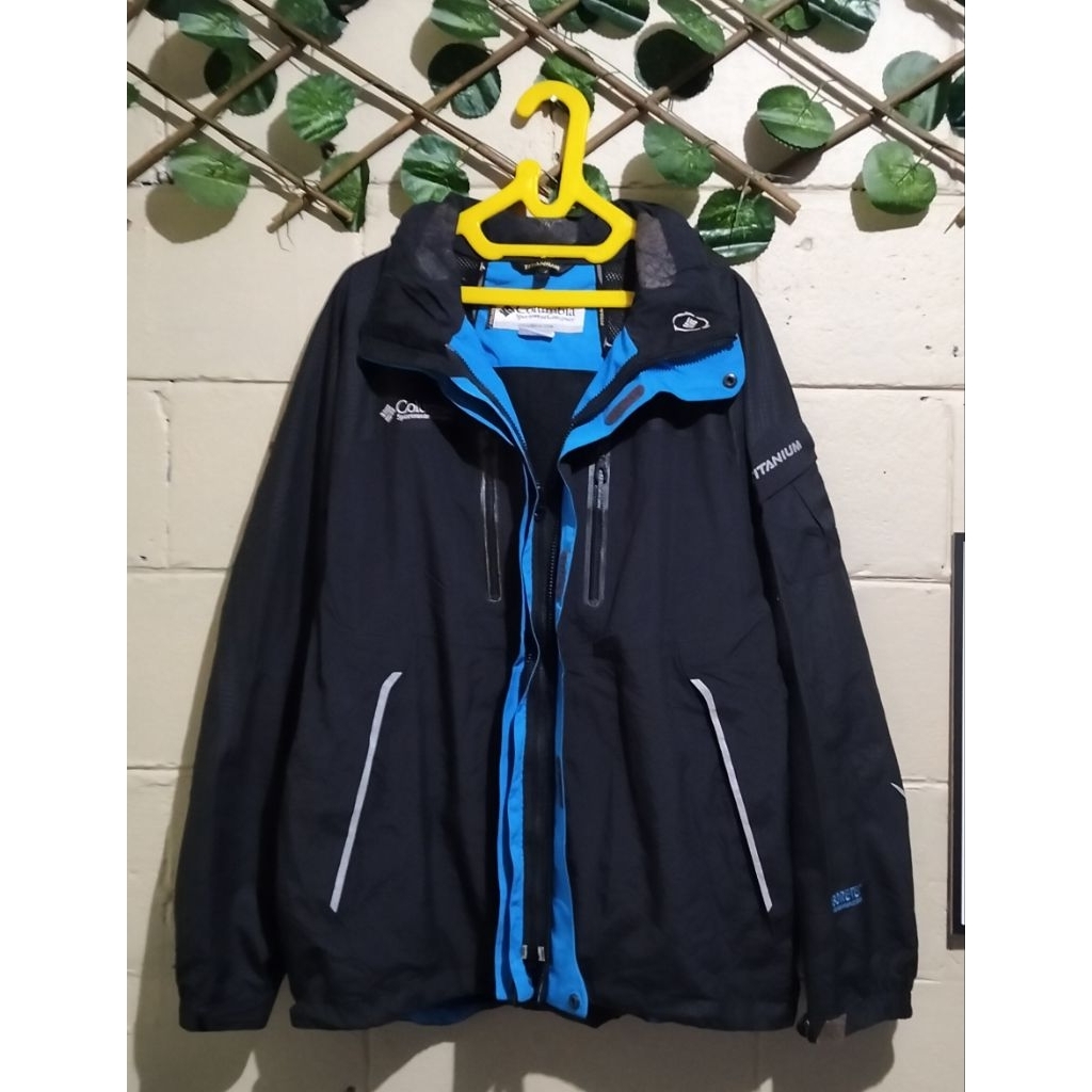 OUTDOOR JACKET COLUMBIA TITANIUM GORPCORE GORETEX.