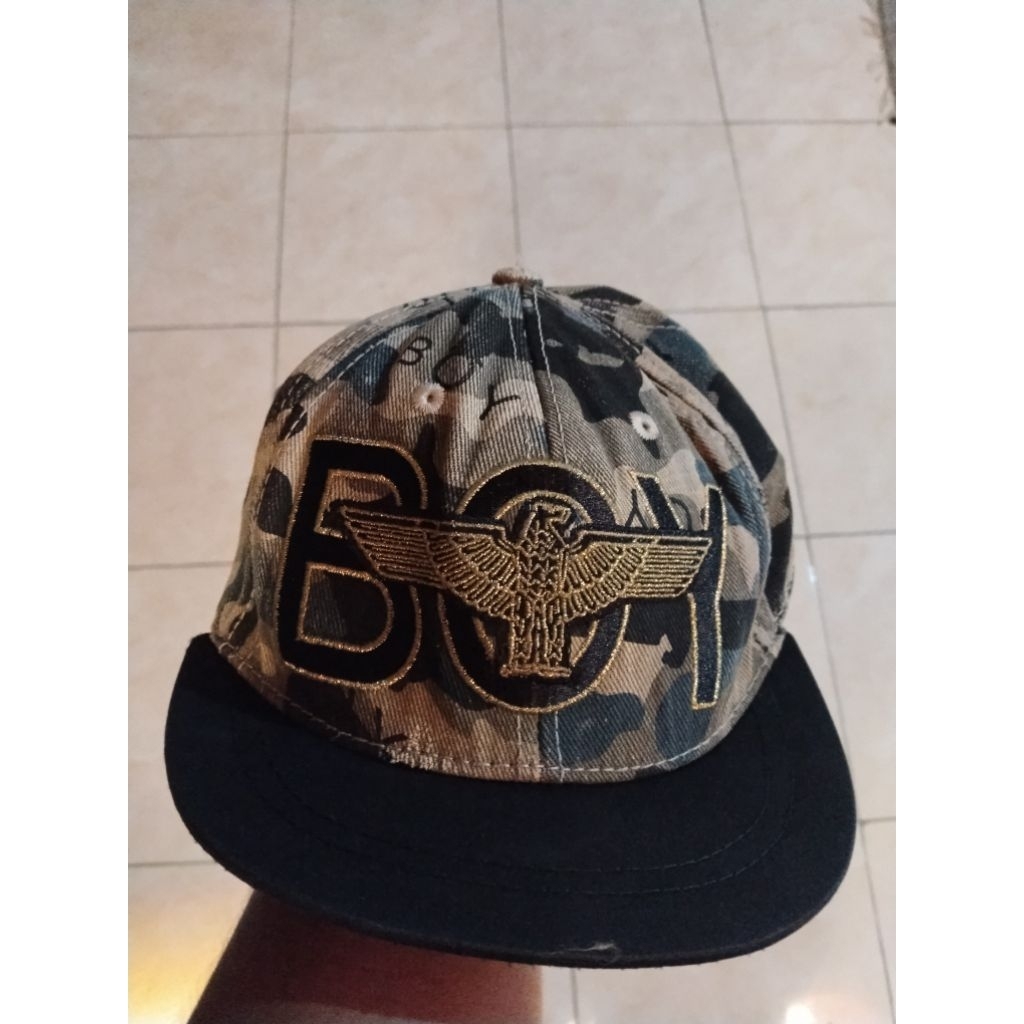 Topi Boy London Preloved