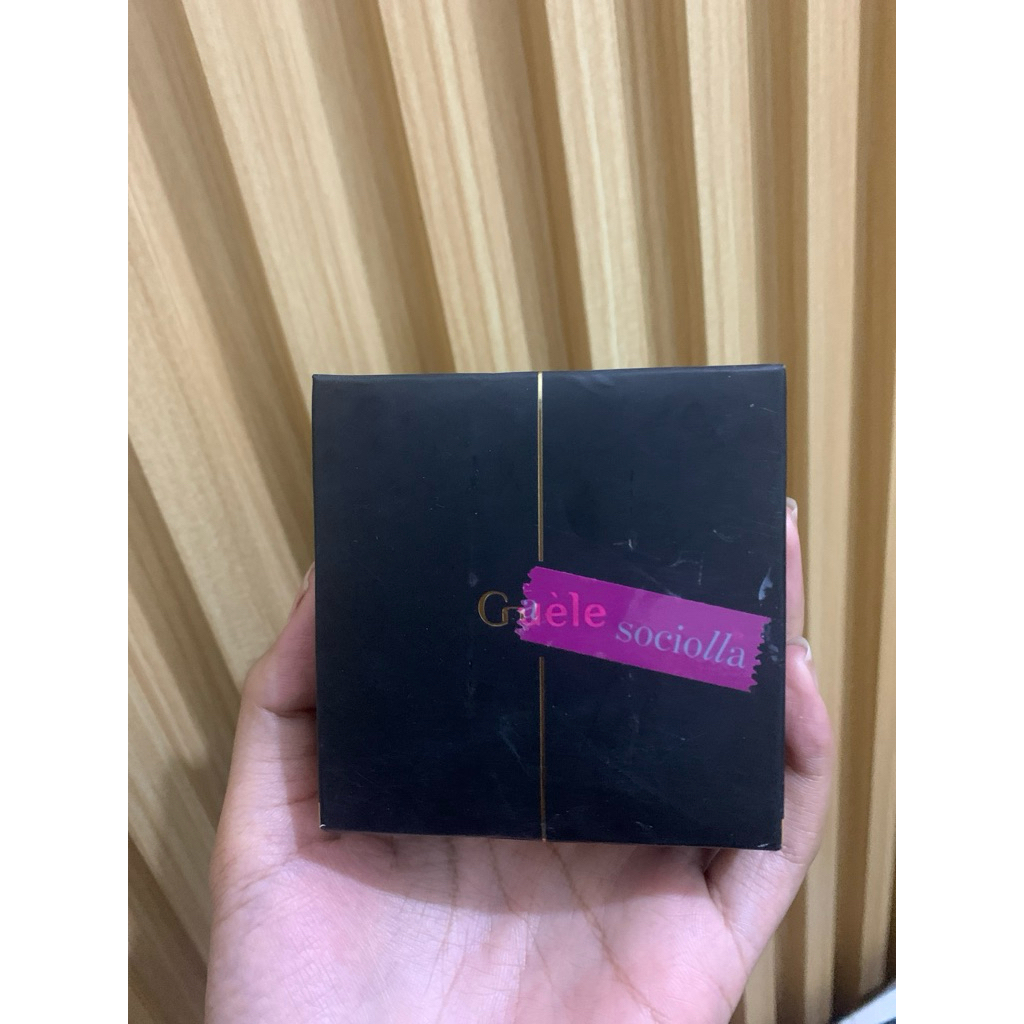 guele cushion preloved shade ambre