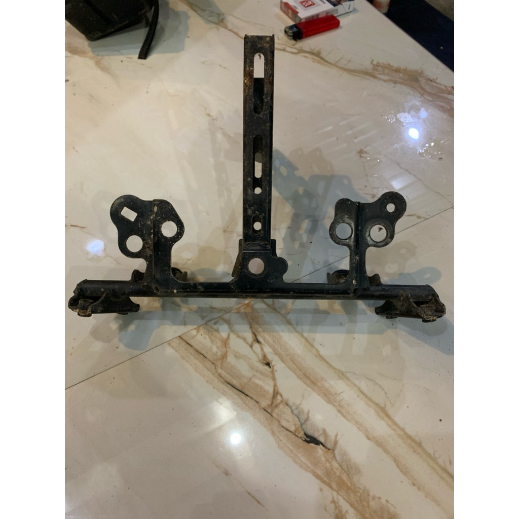 dudukan lampu cbr 150r