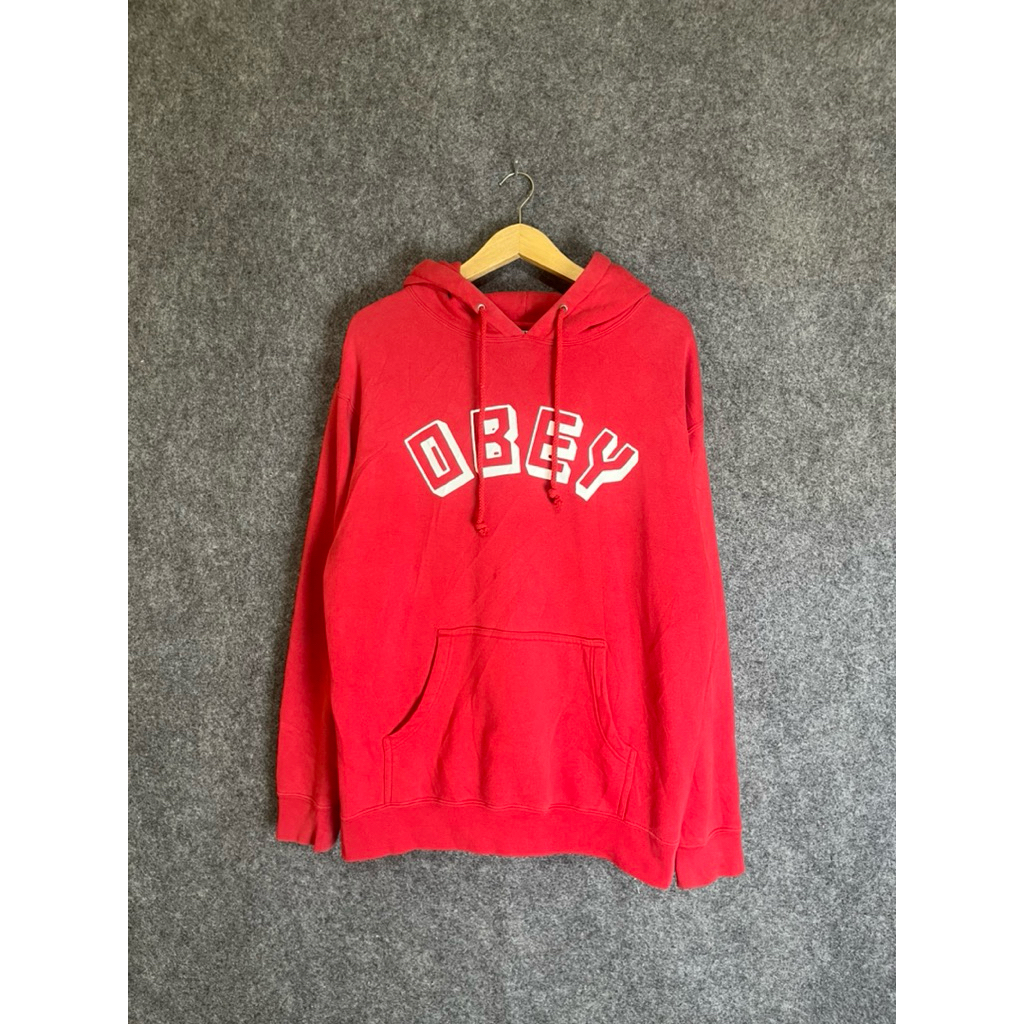obey independent company spellout hoodie