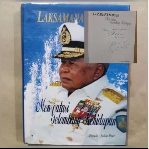 Buku Laksamana Sudomo - Julius Pour - Bertandatangan