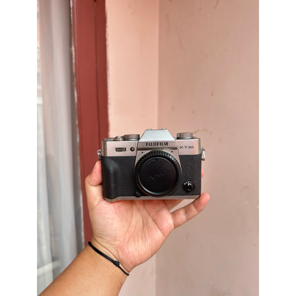 Fujifilm xt30 body only