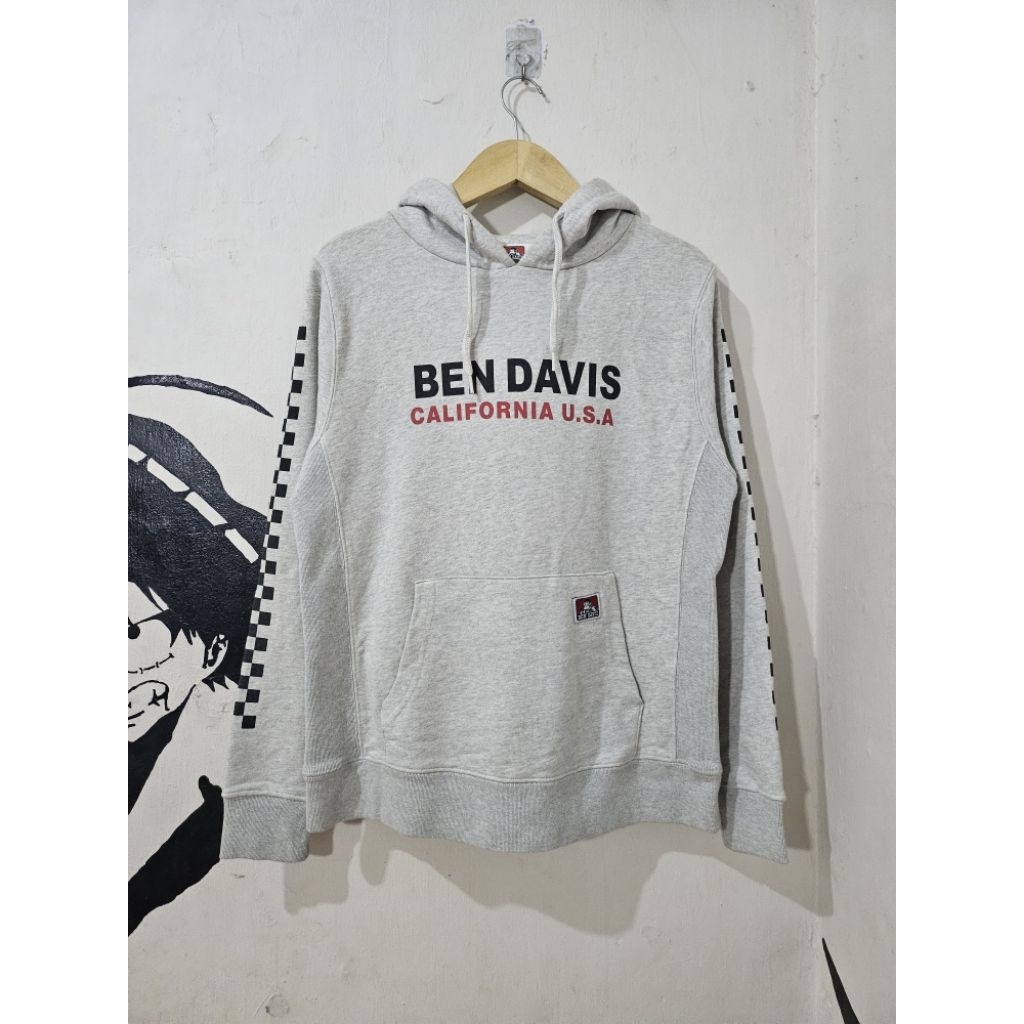 Hoodie Ben Davis Spellout catur