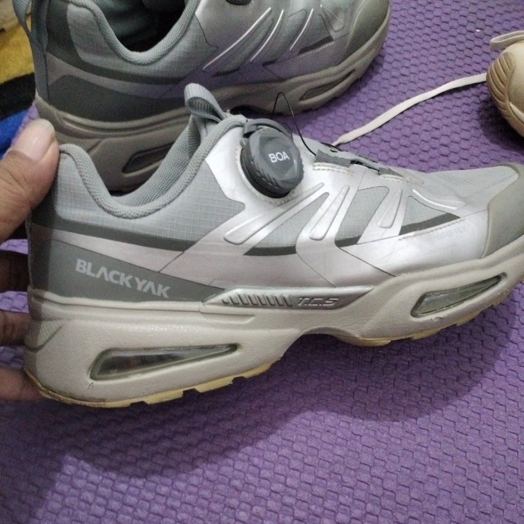 Sepatu second original blackyak 41/26