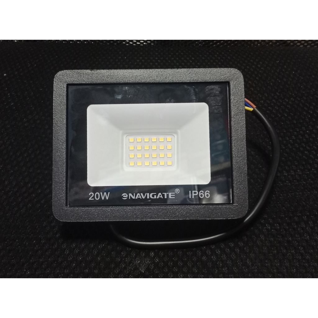Lampu Sorot Navigate