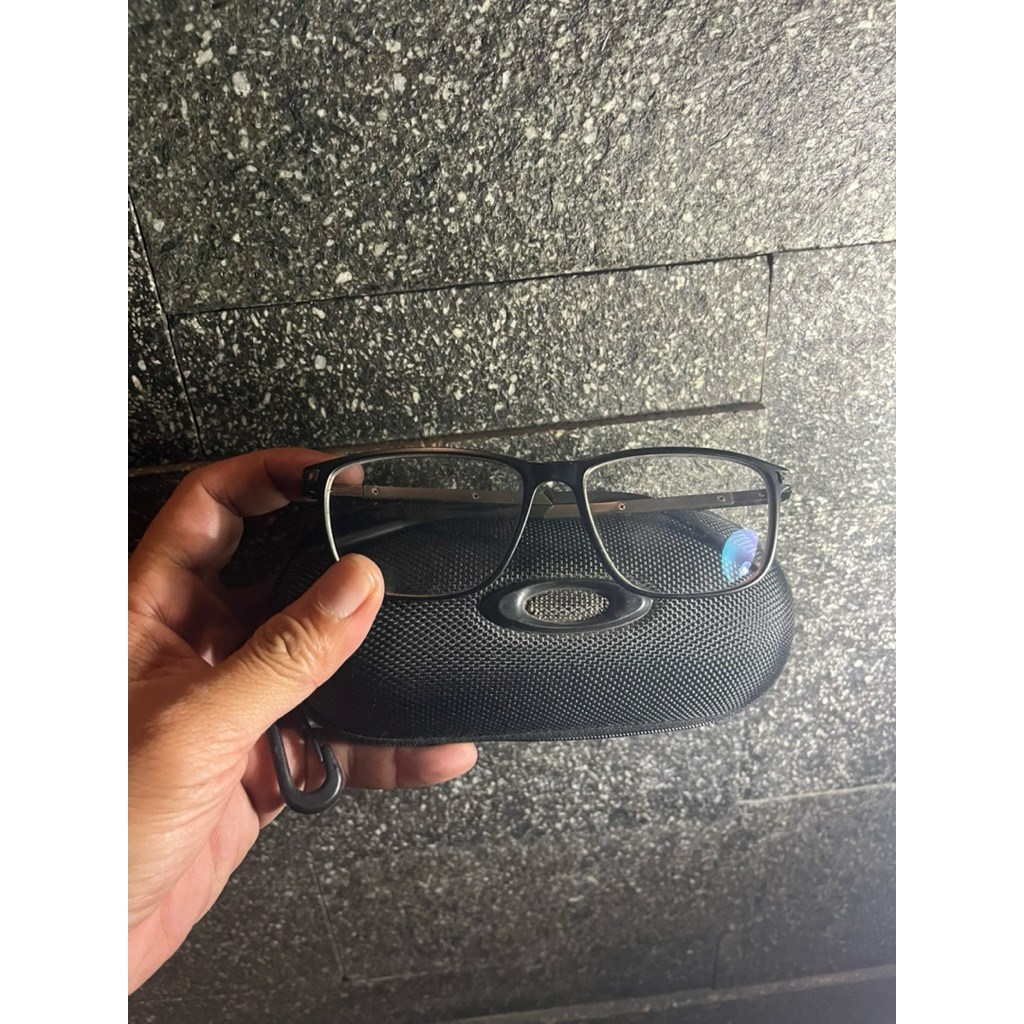 frame kacamata oakley