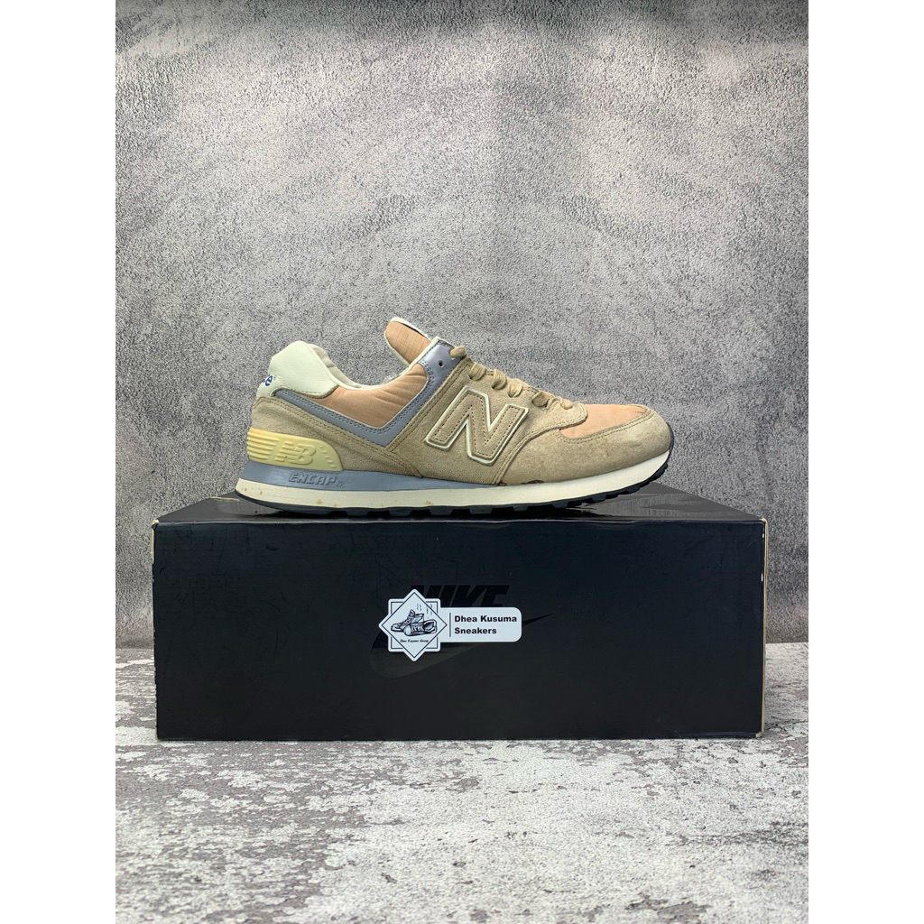Sepatu Second  New Balance 574 Suede Trainers  Size 40,5 insole 25,5 cm  Original Guarantee 100%