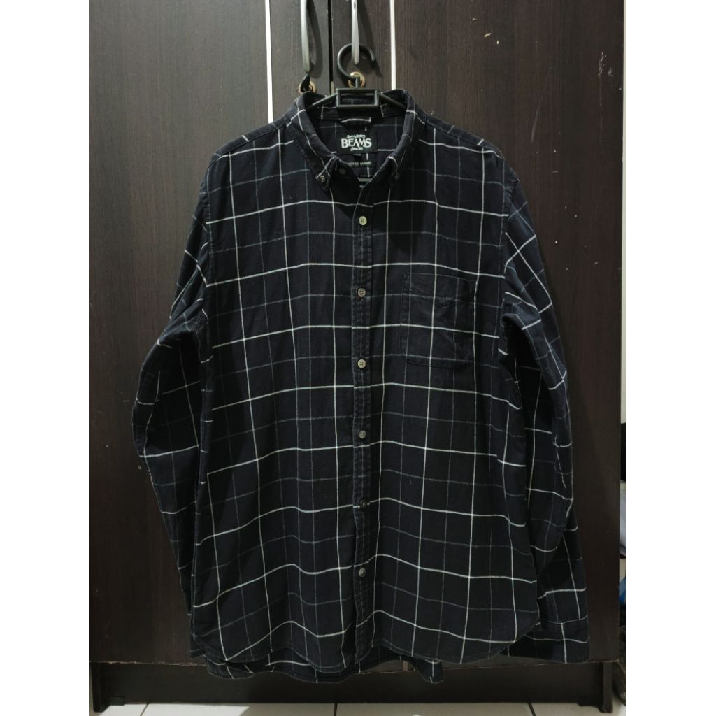 Kemeja Flanel "BEAMS" Warna Hitam Motif Garis Putih