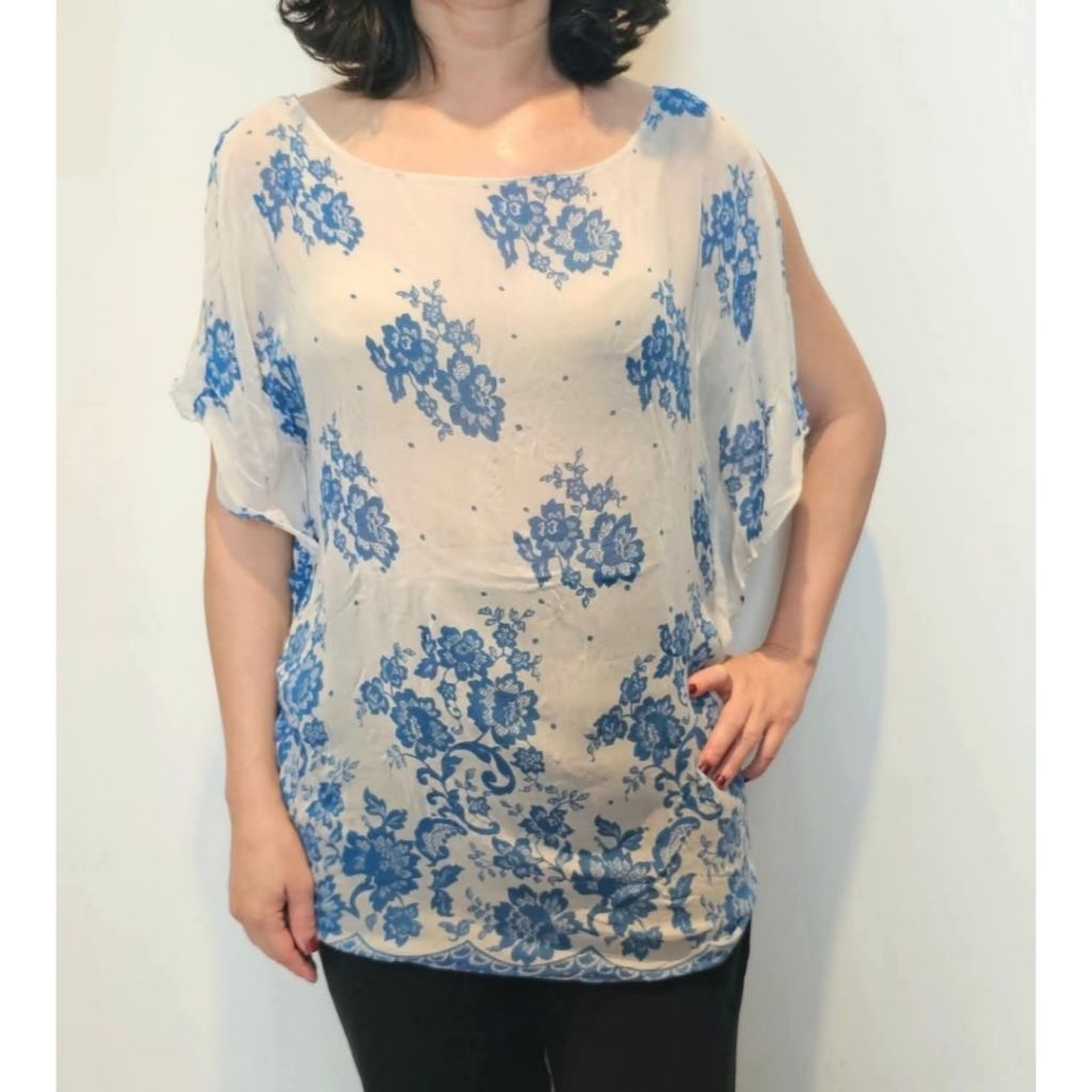 (LLT-2502) DERHY Flowery Top - White & Blue ( NEW W/ TAG)