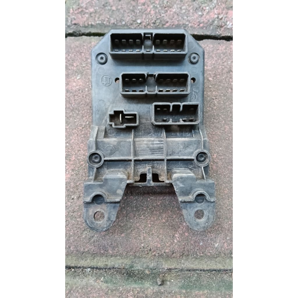 Box Sekring Dalam Corolla DX