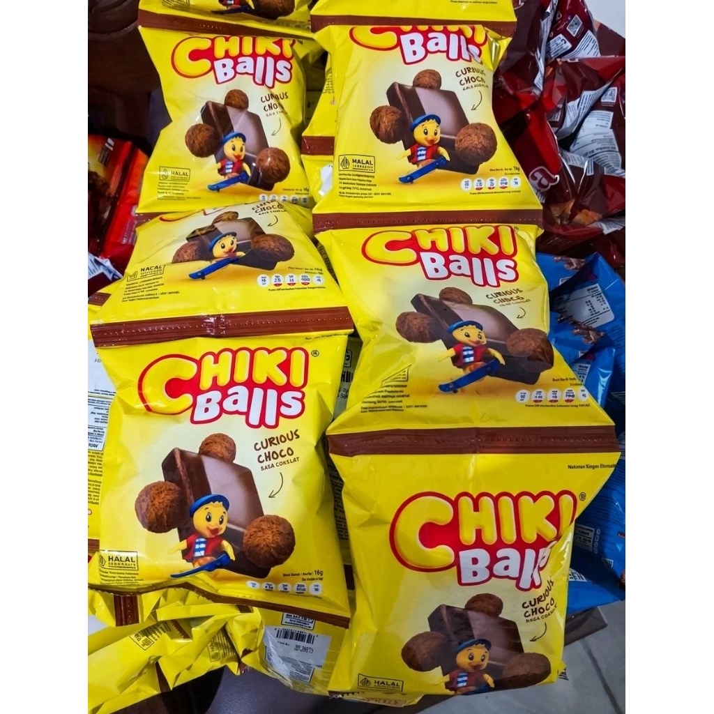 Chiki Balls Rasa Coklat 16gr - Indofood Snack Chiki Balls 2000an