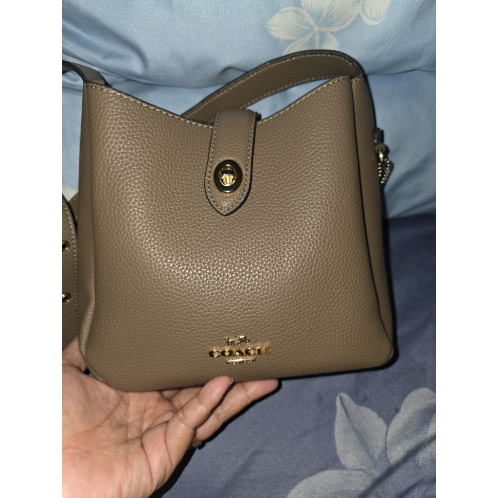 --PRELOVED-- COACH MINI HADLEY KHAKI