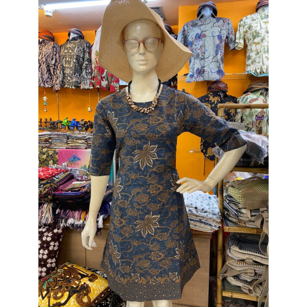 Toko bakul batik, Dres batik lengan 3/4.
