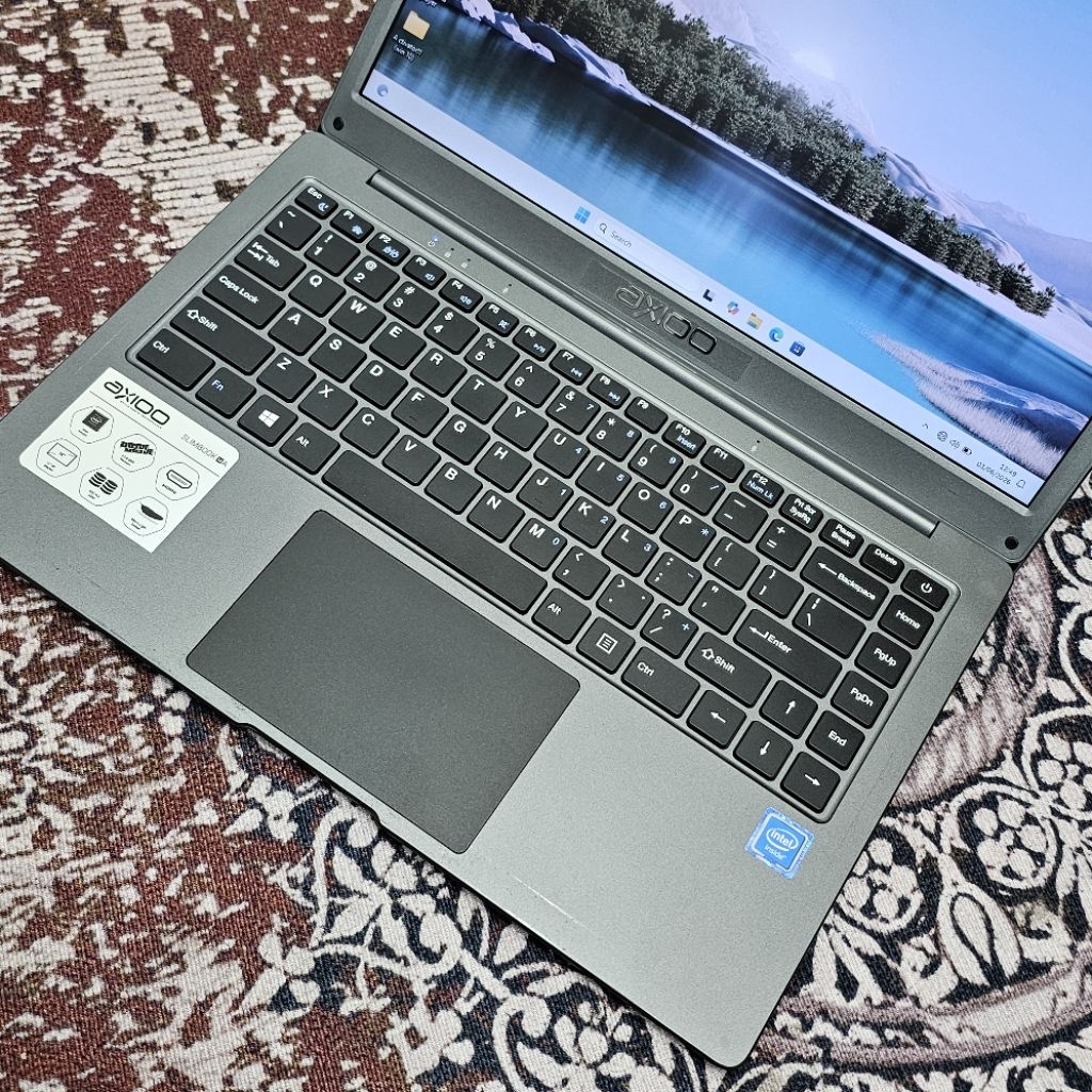 LAPTOP LEPTOP AXIOO SLIMBOOK 14A RAM 6GB SSD 128B Warna Grey Masih mulus dan Segel