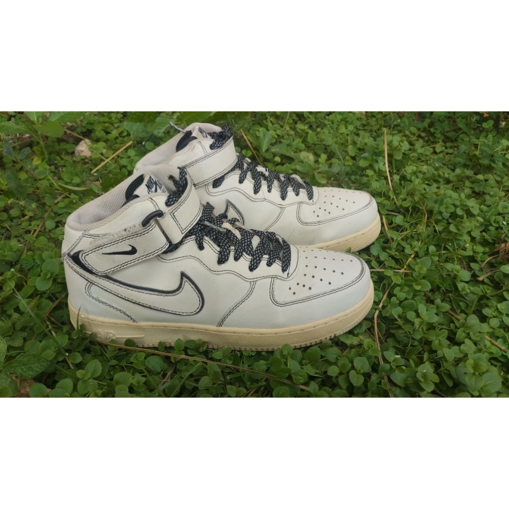 NIKE AIR FORCE 1 CREAM WHITE LEATHER (KULIT) TALI DAN LOGO REFLEKTIF SIZE 40 INSOL 25CM LEGIT ORIGIN