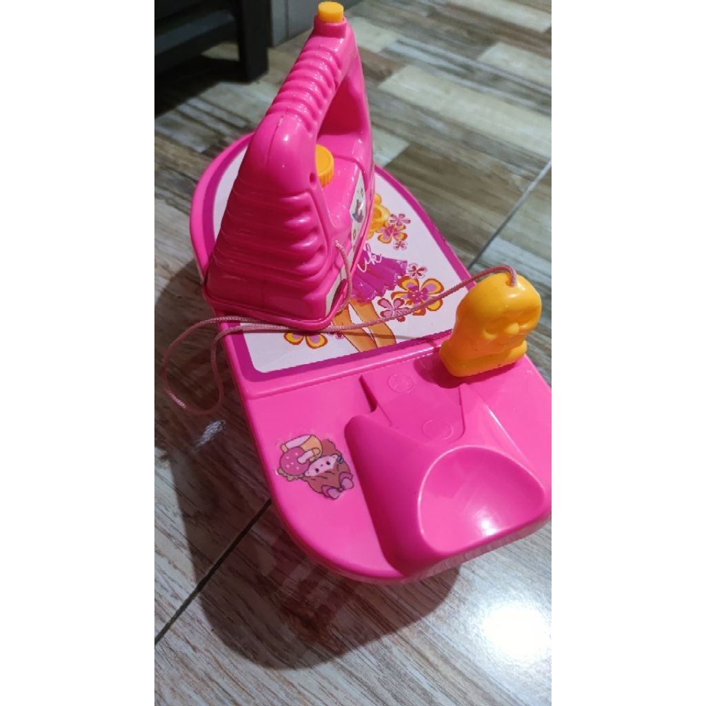 Preloved Mainan Setrikaan