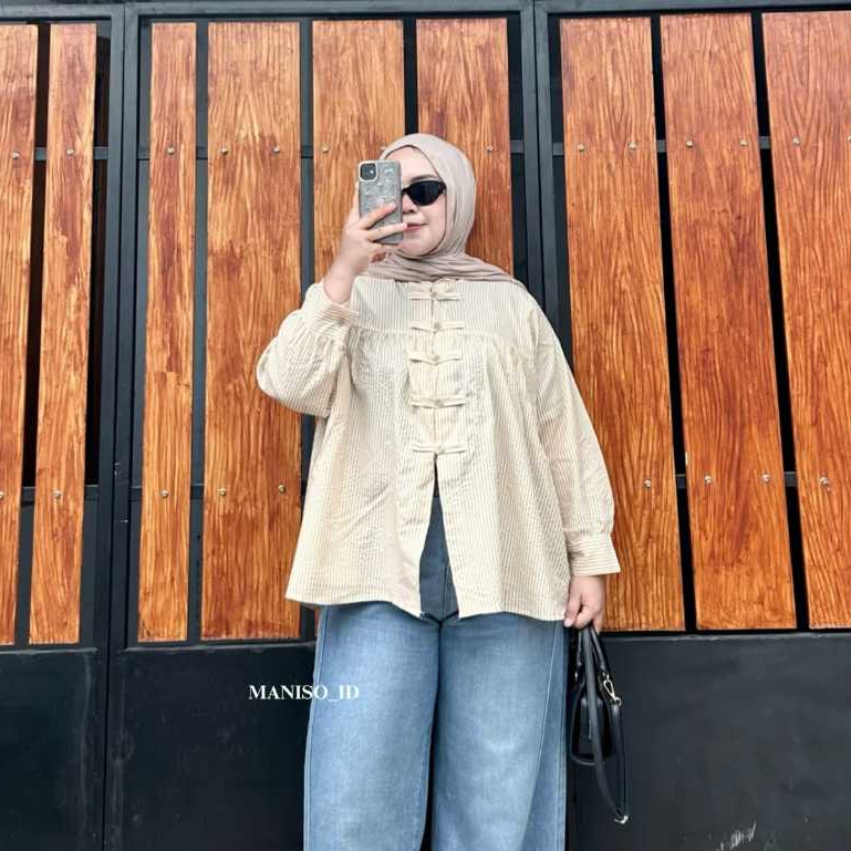 [MANISO] - Aira Blouse Salur Cheongsam Jumbo Atasan Wanita Bigsize