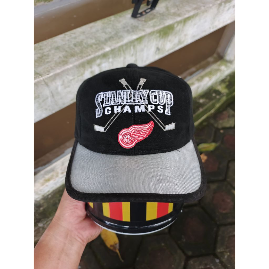 Topi Vintage STANLEY CUP CHAMPS, DETROIT RED WINGS NHL By STARTER
