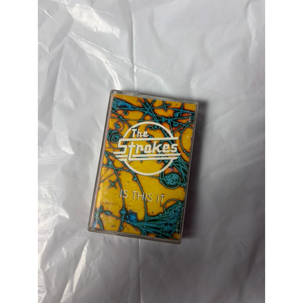 Kaset Pita The Strokes Is This It Original Cassette Tape Indie Rock Vintage Koleksi