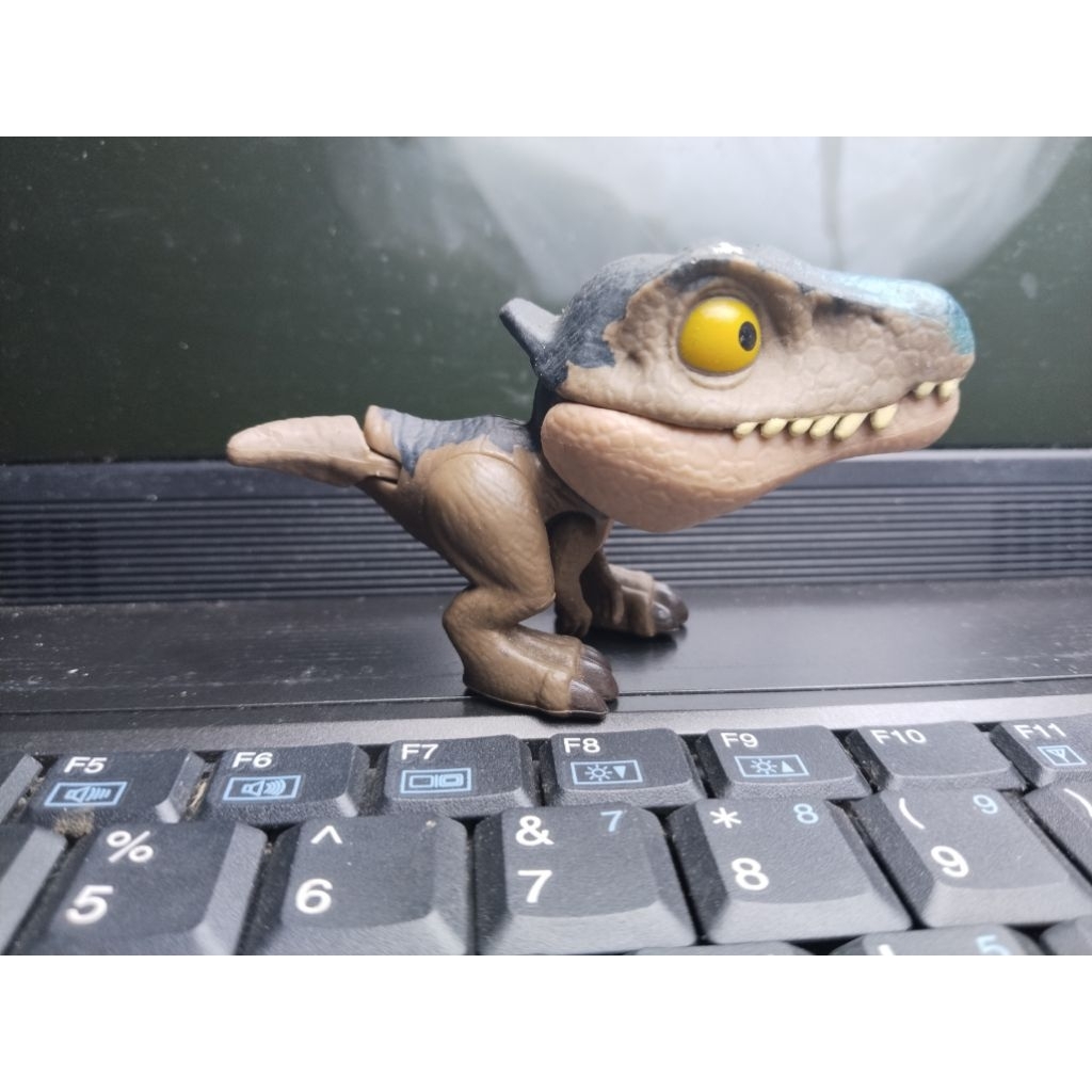 dino gigit Mattel Jurassic World Snap Squad Baryonyx,