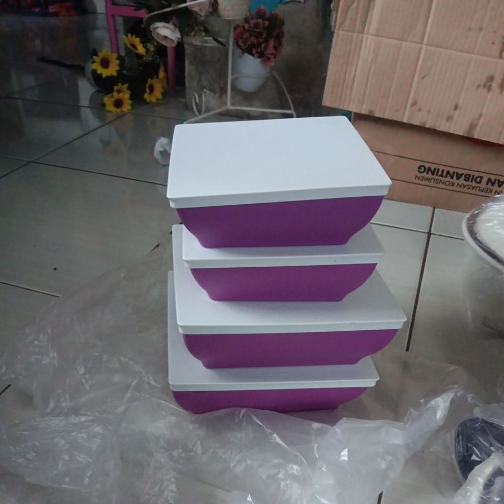 ICHIGO TUPPERWARE