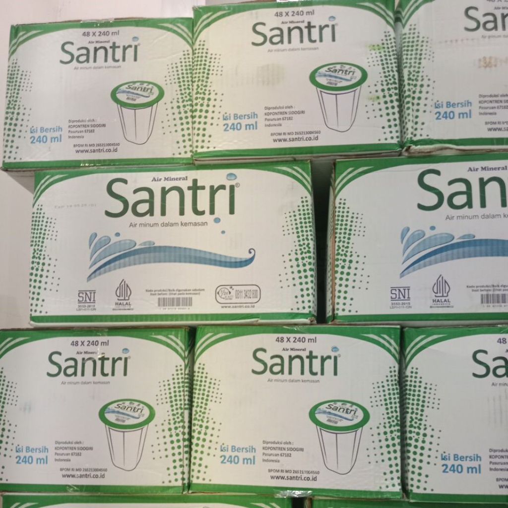 Air Mineral Santri 240ml Gelas - Dus