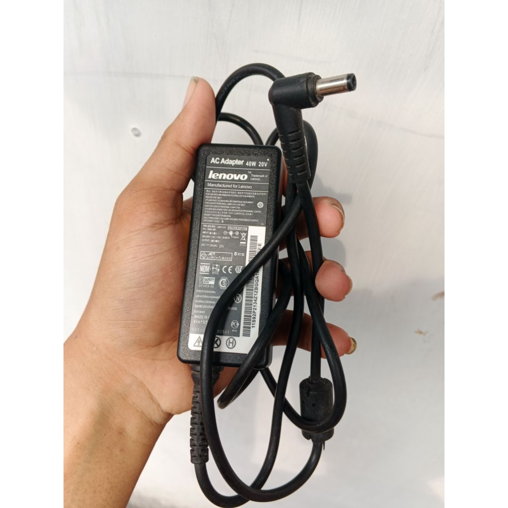 charger bekas laptop netbook Lenovo