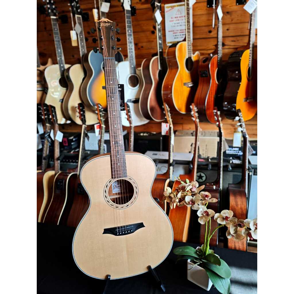 BROMO BAA2 NATURAL ACOUSTIC GUITAR/BROMO BAA2 NATURAL ACOUSTIC GUITAR