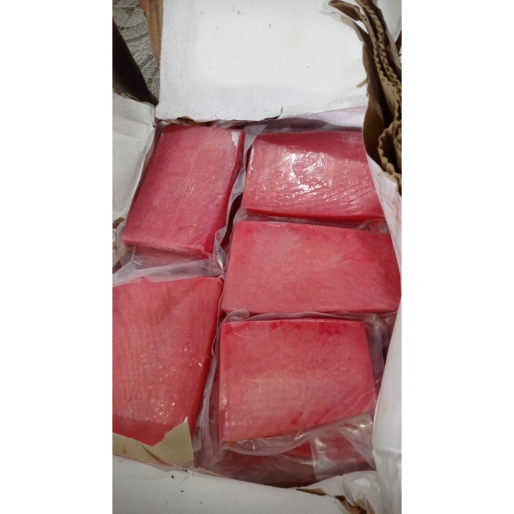 tuna  saku  frozen