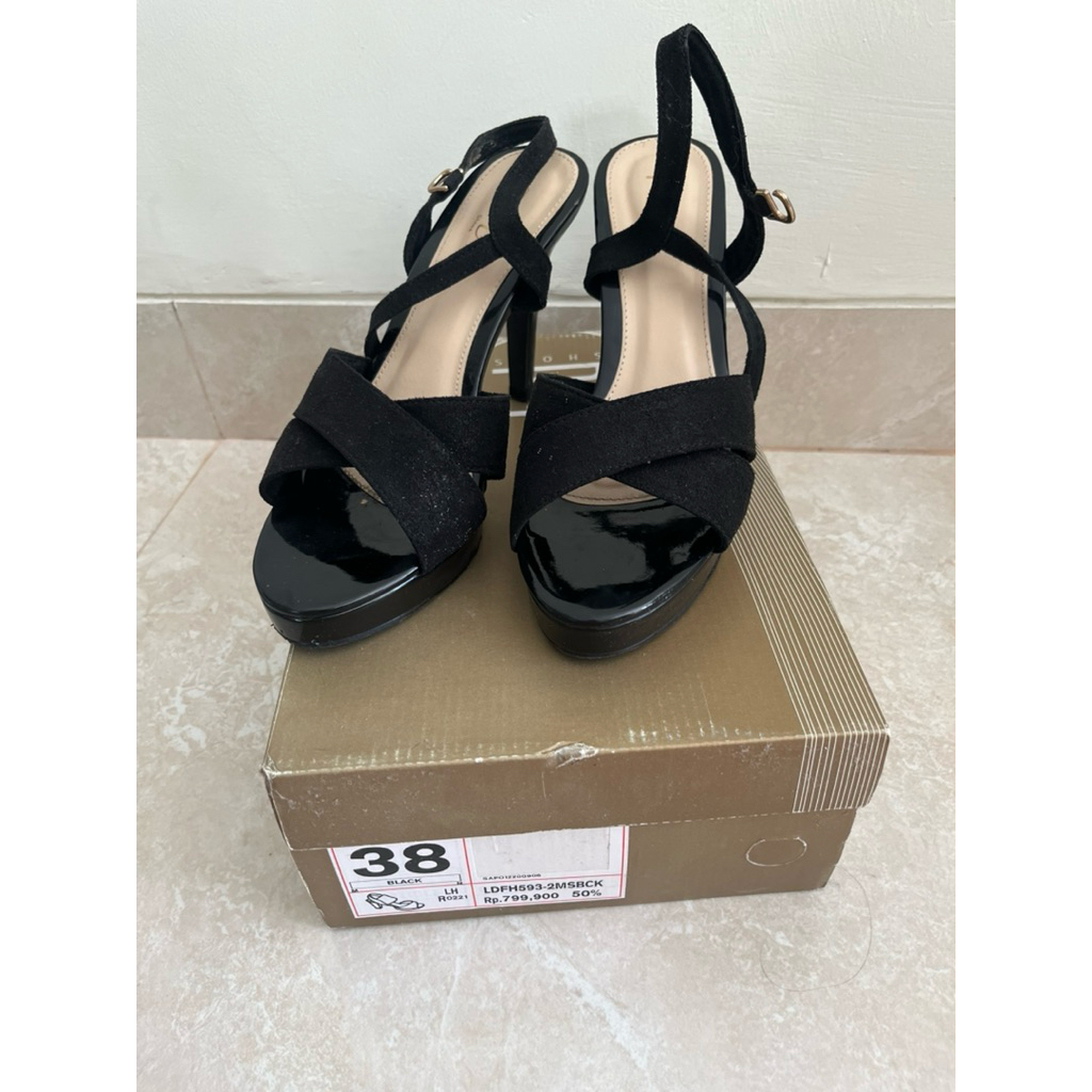 sepatu high heels fladeo hitam preloved