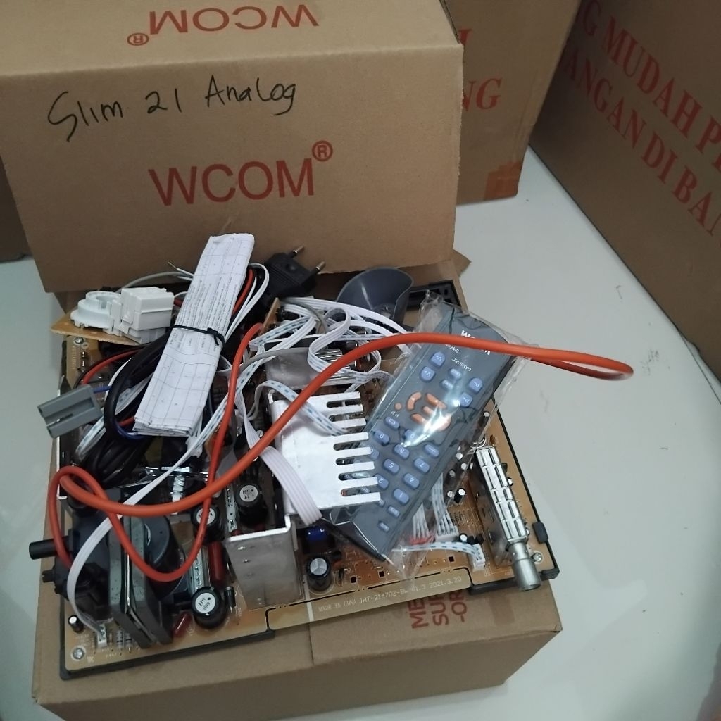 Mesin TV WCOM Slim 21 Analog