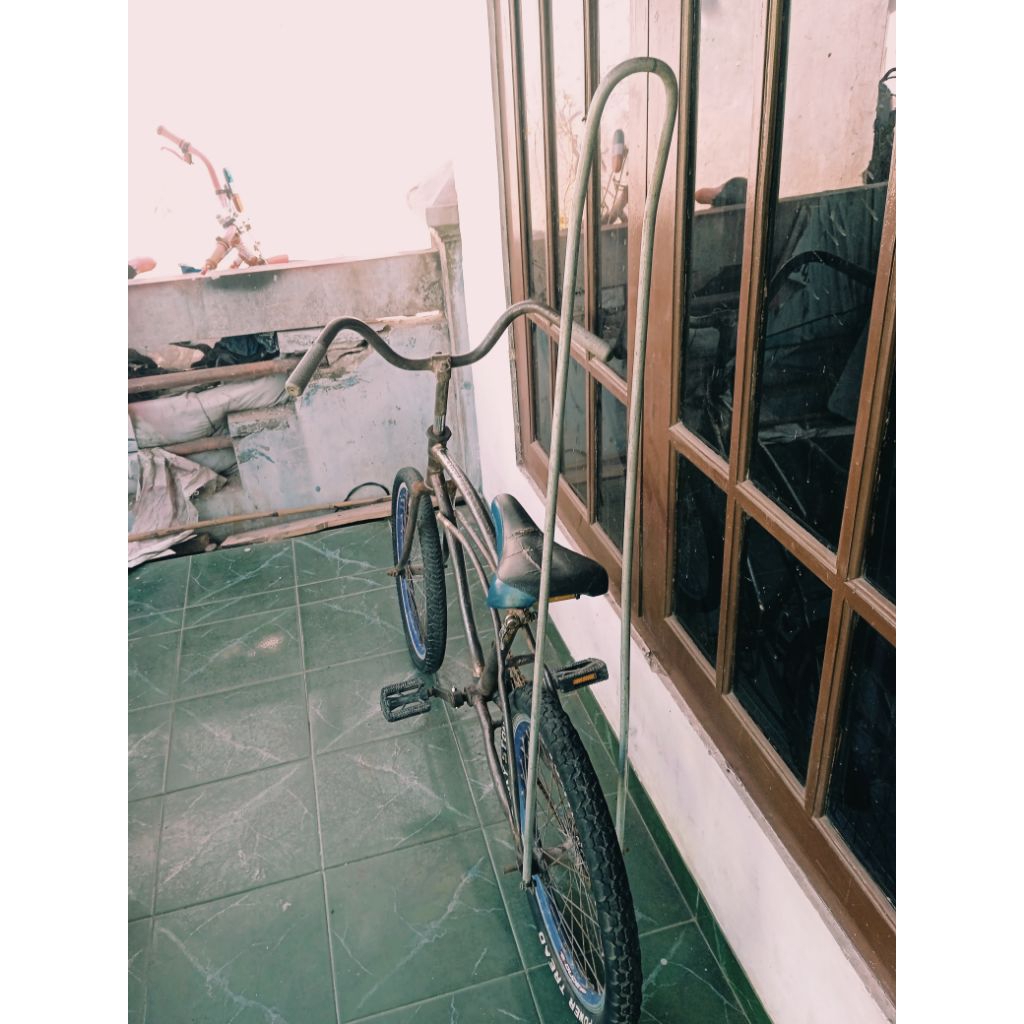 sepeda lowrider 20