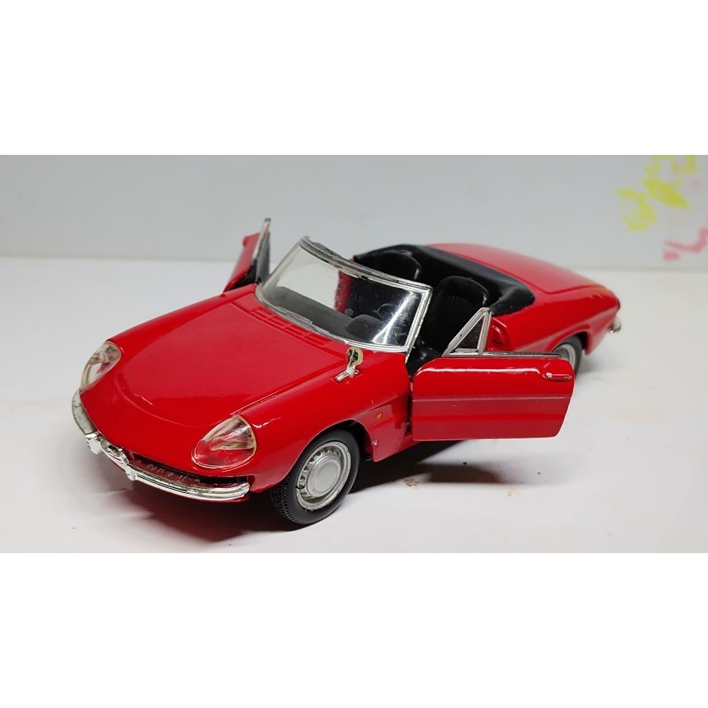 Burago 1/32 Alfa Romeo Spider