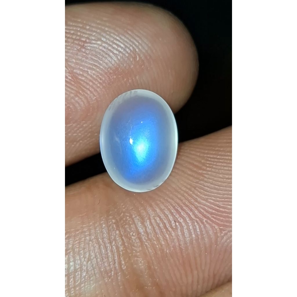 Natural Moonstone Ceylon 2.05ct 10x7mm Blue Sheen Tajam NTD