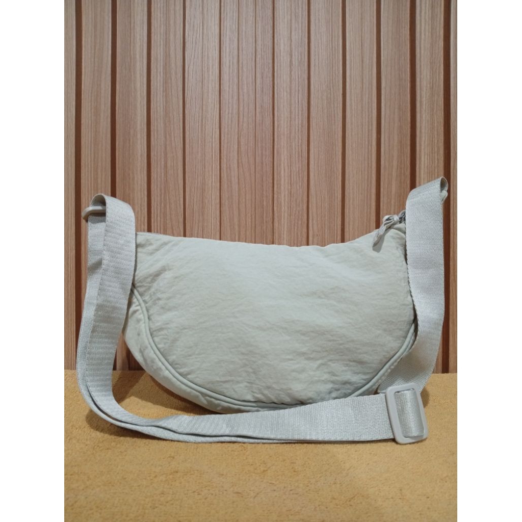 sling bag uniqlo