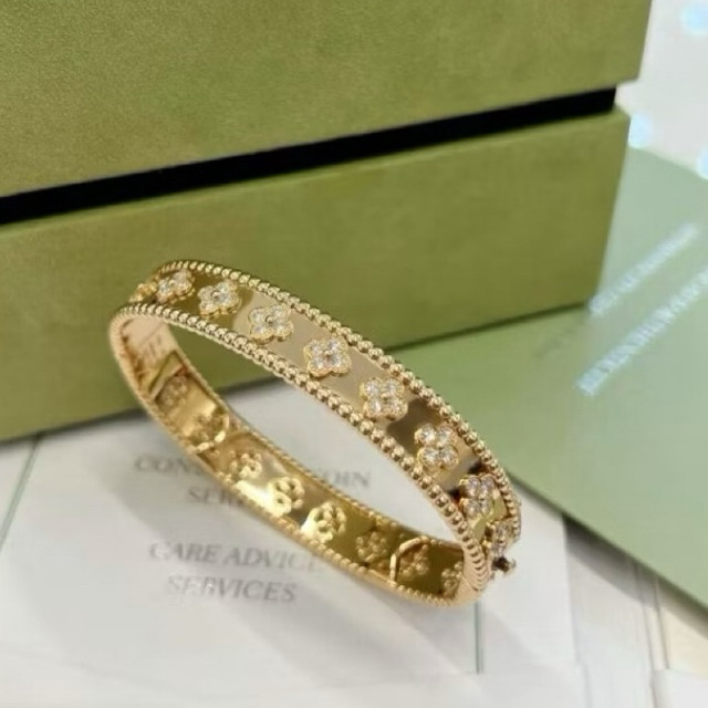 Love Of Roses Gelang Tangan Bangle Wanita Vc