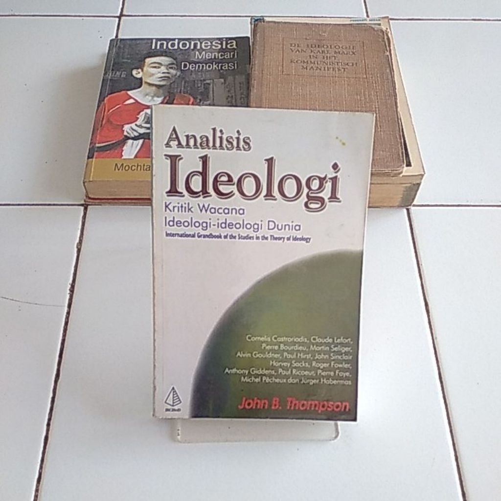 analisis ideologi kritik wacana ideologi-ideologi dunia